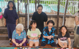 강변삼성스위트 경로당서 어르신-아이들 함께 즐거운 추석명절 행사 '눈길'