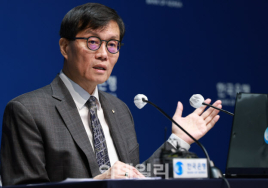 [이슈&이슈] 한은, 경제성장 하락 전망에 ‘내수 살리기’ 선제적 금리 인하