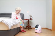 삼성물산, 소가구 노인 돌봄 AI 로봇 서비스 실증 개시