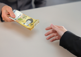 부모가 자녀에게 주는 ‘돈’… 증여세 부담 없애려면 이렇게