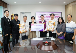 [지역시니어 소식] 서울 동대문구상공회, 동대문구에 사랑의 쌀 10kg 100포 기탁